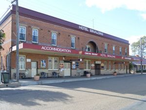 Binalong Hotel - Accommodation QLD 0