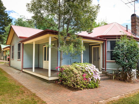 Federation Gardens And Possums Hideaway - Accommodation QLD 0