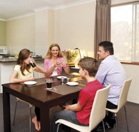 Oxley Court Apartments - Accommodation QLD