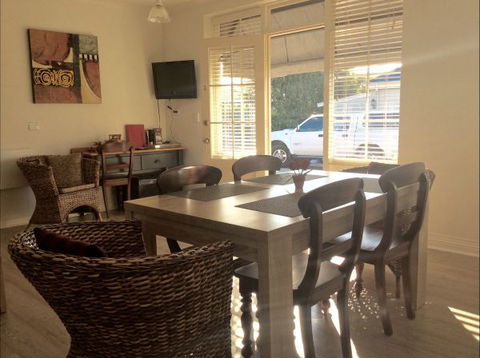 Rose Cottage - Accommodation QLD 2