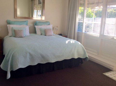 Rose Cottage - Accommodation QLD 5