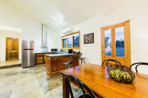 Alpine Edge Accommodation - Accommodation QLD 4