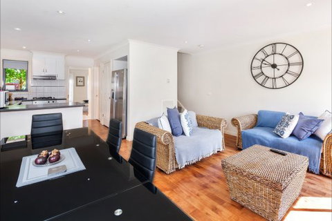 Phoenix House - Ballarat Townhouses - Accommodation QLD 2