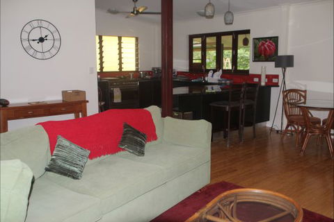 Rakhi Retreat - Accommodation QLD 3
