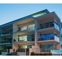 Unwind at 29 Breeze Penthouse - Accommodation QLD