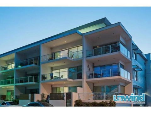 Unwind At 29 Breeze Penthouse - Accommodation QLD 0