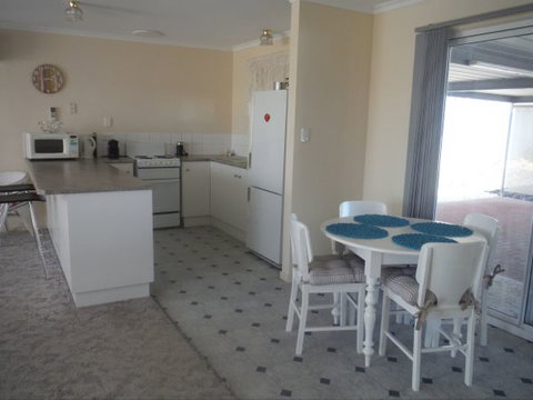 Alilly - Accommodation QLD 2