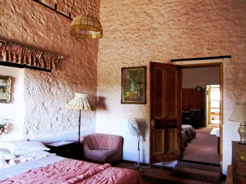 Carmines Antiques And Accommodation - Accommodation QLD 2