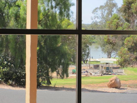 Carmines Antiques And Accommodation - Accommodation QLD 3