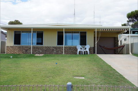 Family Tides - Accommodation QLD 0