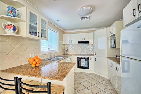 Aqua Leaf Apartment - Accommodation QLD 0