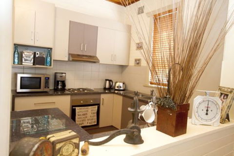 Anderl's Beach Cottage - Accommodation QLD 0