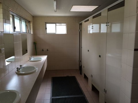 Ardern's Caravan Park, Myrtleford - Accommodation QLD 5