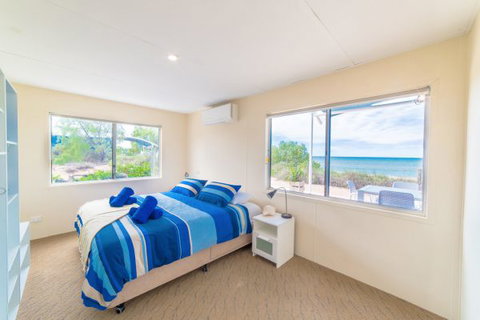 Mackerel Islands - Accommodation QLD 4