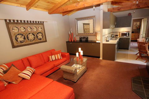Mirkwood Forest Self-Contained Spa Cottages - Accommodation QLD 2