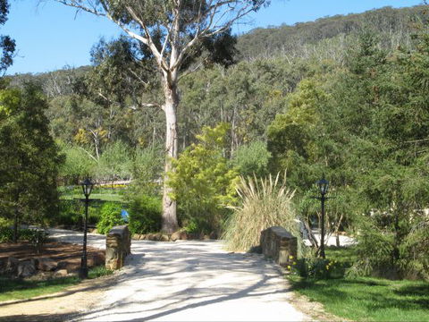 Mirkwood Forest Self-Contained Spa Cottages - Accommodation QLD 4