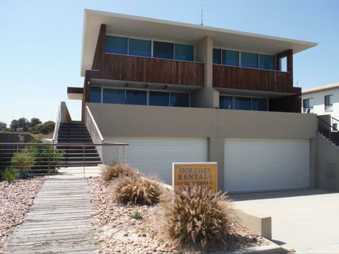 Relax At Tipara - Accommodation QLD 0