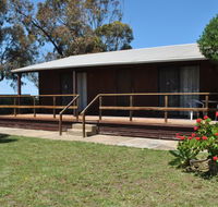 Clinton Cabin - Accommodation QLD