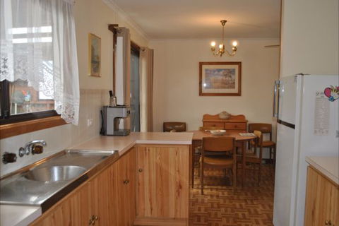 Clinton Cabin - Accommodation QLD 4