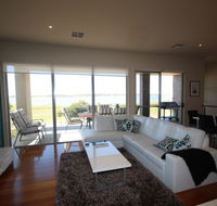 LJ Hooker Goolwa Holiday Rentals - 42 Underwood Avenue Goolwa Beach - Accommodation QLD