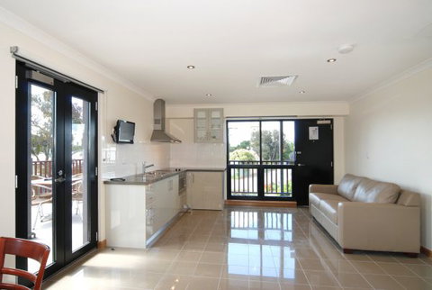 Tanunda Hotel And Apartments - Accommodation QLD 4