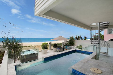 Oceans 74 - An Elite Holiday Home - Accommodation QLD 11