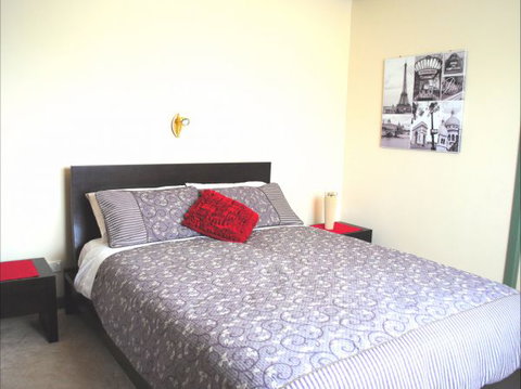 North East Stays - Accommodation QLD 5