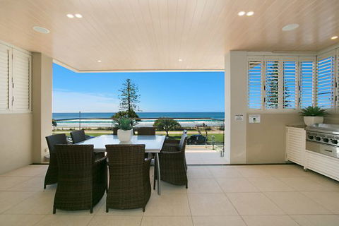 Oceans 74 - An Elite Holiday Home - Accommodation QLD 27