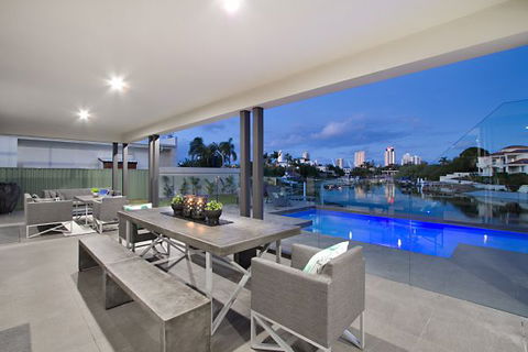 Oceans 74 - An Elite Holiday Home - Accommodation QLD 20