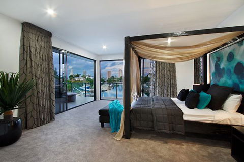 Oceans 74 - An Elite Holiday Home - Accommodation QLD 22
