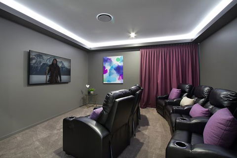 Oceans 74 - An Elite Holiday Home - Accommodation QLD 23