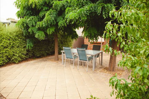 Unit 2 - Accommodation QLD 9