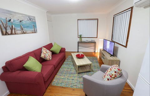 Waratah Beach Breaks - Accommodation QLD 3