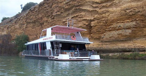 Takeme2 Houseboat - Accommodation QLD 1