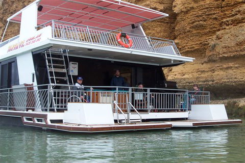 Takeme2 Houseboat - Accommodation QLD 2