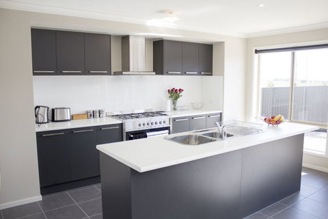 Ballarat Luxury Villas - Accommodation QLD 6