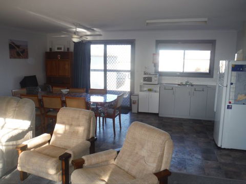 Decked Out - Accommodation QLD 3