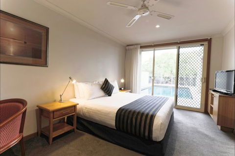 Eugenie's Luxury Accommodation - Accommodation QLD 3
