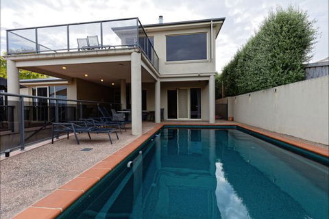 Eugenie's Luxury Accommodation - Accommodation QLD 8