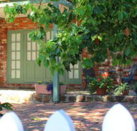 Kalamunda Carriages and Three Gums Cottage - Accommodation QLD