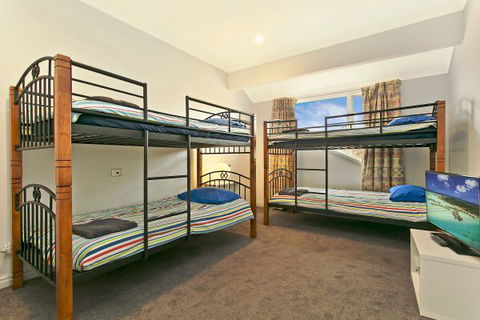 SALT Waterfront Apartment - Accommodation QLD 7