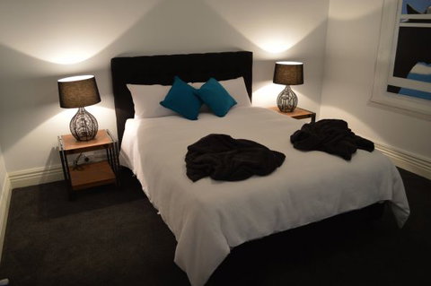 Two Cow Cottage Bed And Breakfast - Accommodation QLD 2