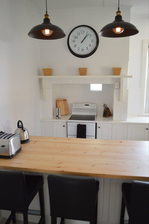 Two Cow Cottage Bed And Breakfast - Accommodation QLD 4