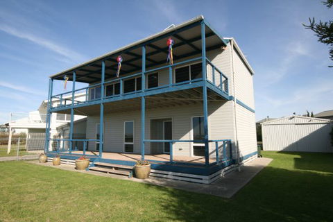 LJ Hooker Goolwa Holiday Rentals - 25 Barrage Road, Goolwa South - Accommodation QLD 0