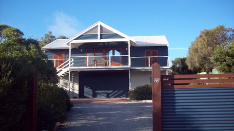 Top Deck Marion Bay - Accommodation QLD 0