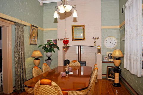 Must Love Dogs B&B And Self-Contained Cottage - Accommodation QLD 8