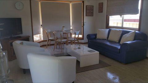 Must Love Dogs B&B And Self-Contained Cottage - Accommodation QLD 9