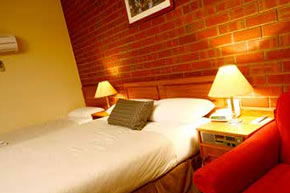 Best Western Burke And Wills Motor Inn - Accommodation QLD 0