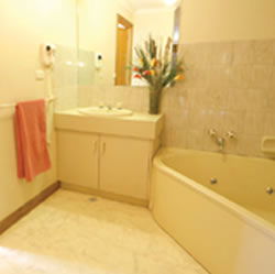 City Colonial Motor Inn - Accommodation QLD 1