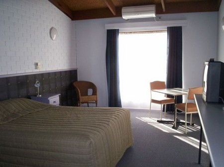 Bakery Park Motor Inn - Accommodation QLD 3